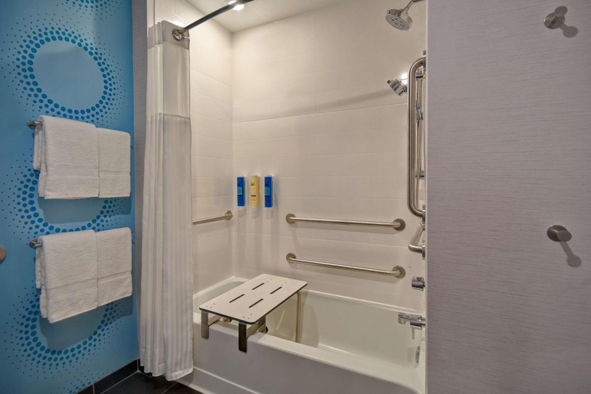 Tru By Hilton Auburn, In Hotel Bagian luar foto